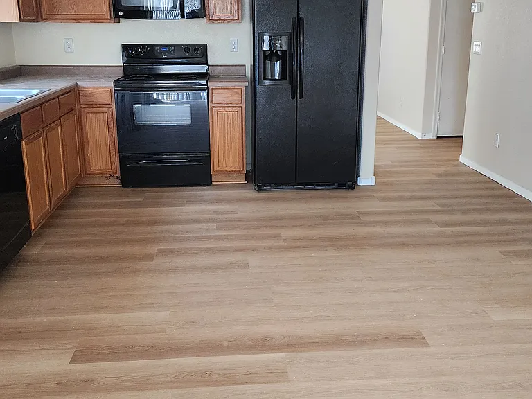 591 W Vekol Ct — Photo 2