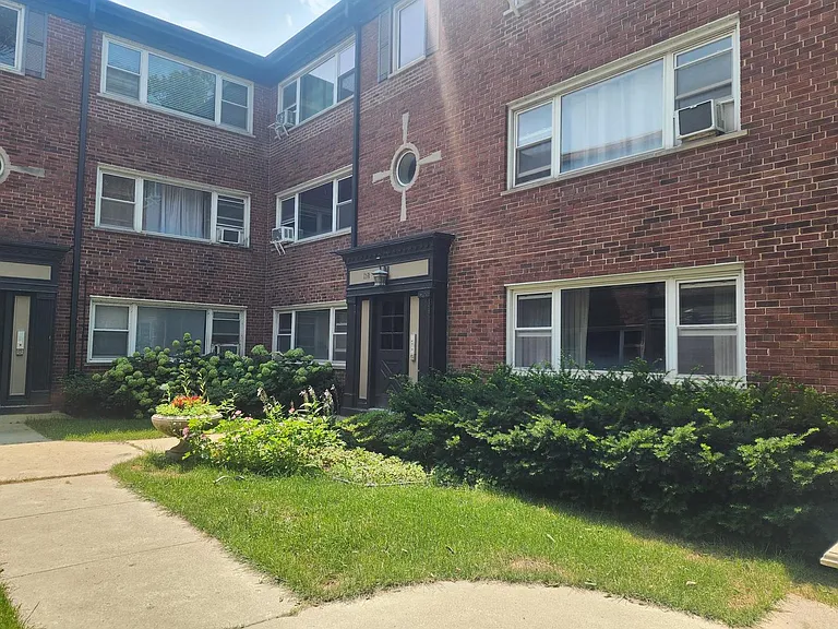 1318 Central St #1N — Photo 3