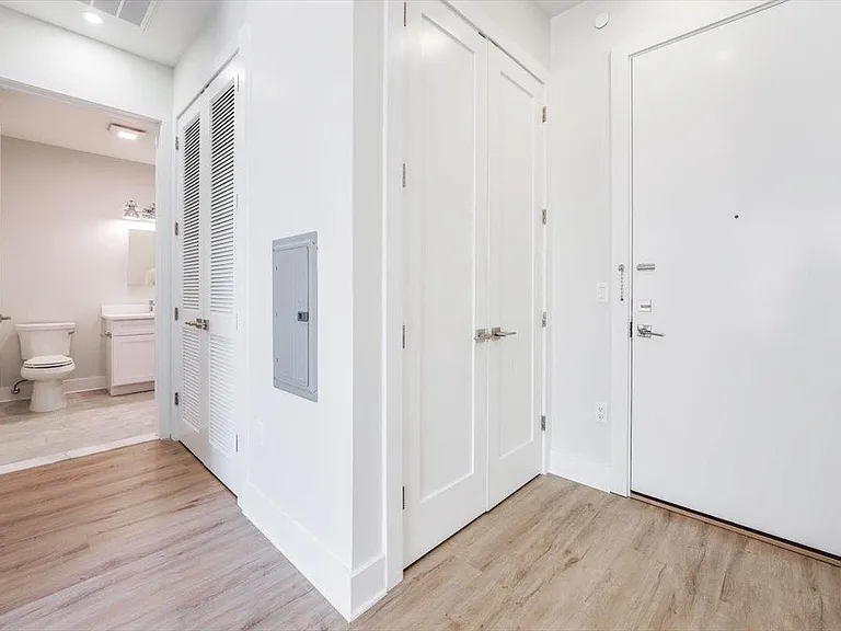 667-665 Grand St #403 — Photo 13