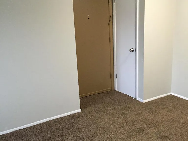 1303 Cove Ave #303 — Photo 4
