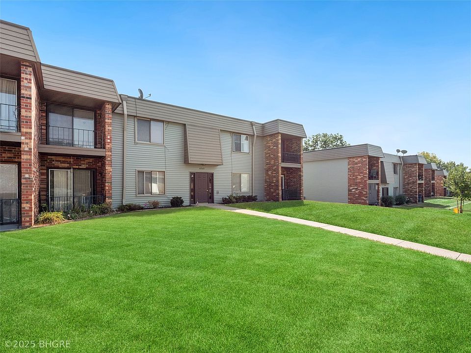 1st image of 4849 Woodland Ave Unit 3