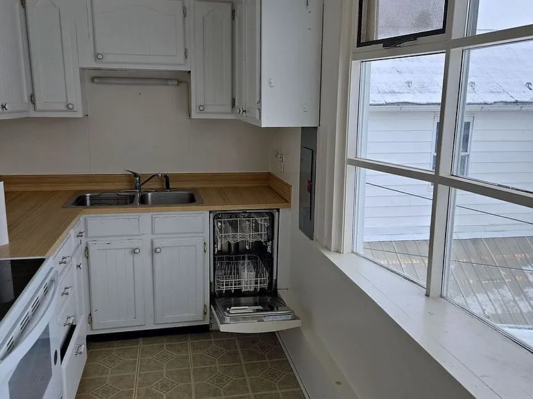 115 S Potomac St — Photo 17