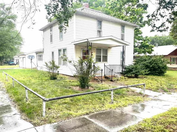 200 E Thornton St, Moundridge, KS 67107