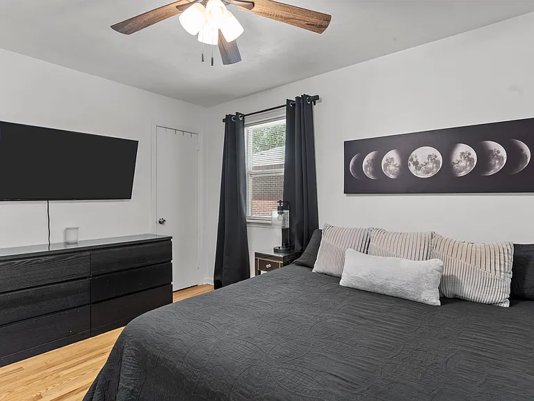 6176 Newark Ave — Photo 12