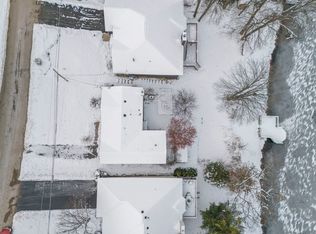 338 Hiawatha Dr, Lake In The Hills, IL 60156