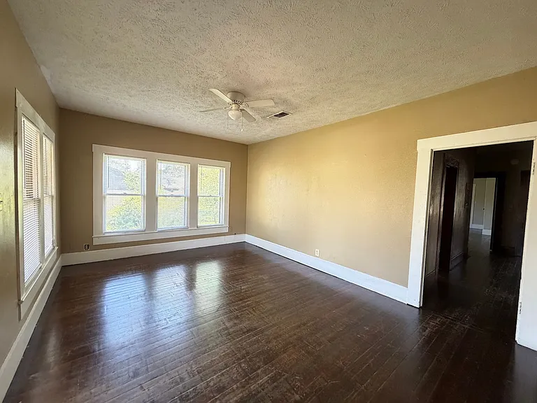 126 Wortham Dr — Photo 4