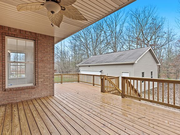 4th image of 1024 Sassafras Ln