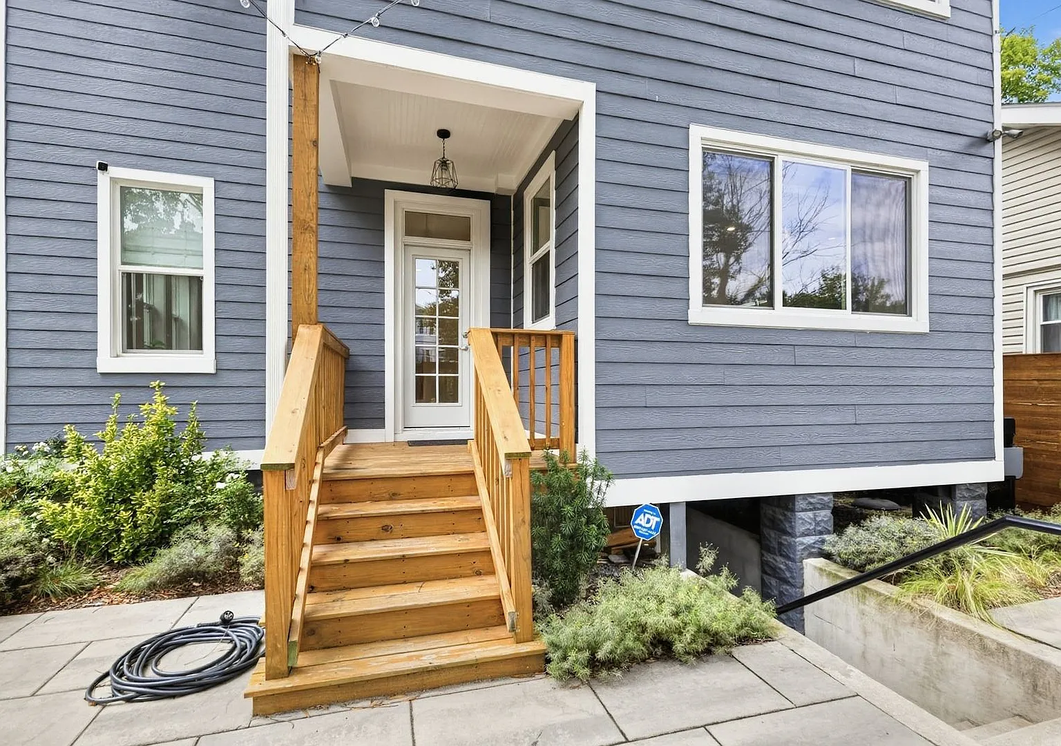 Gorgeous Federal Sfh W/Exquisite Backyard Featuring Large Flagstone Patio & Private Driveway W/Ev... — Photo 2