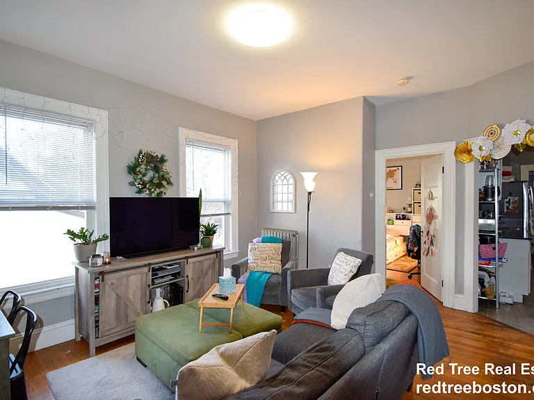 85 Surrey St #2 — Photo 2