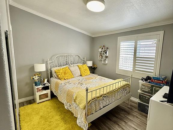 3rd image of 652 Hermitage Way #652