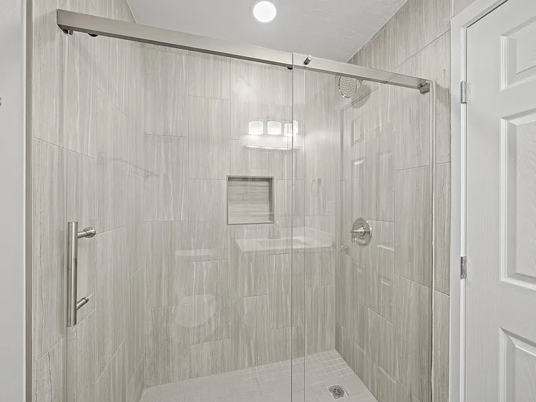 2201 Fountain View Dr #25 — Photo 10
