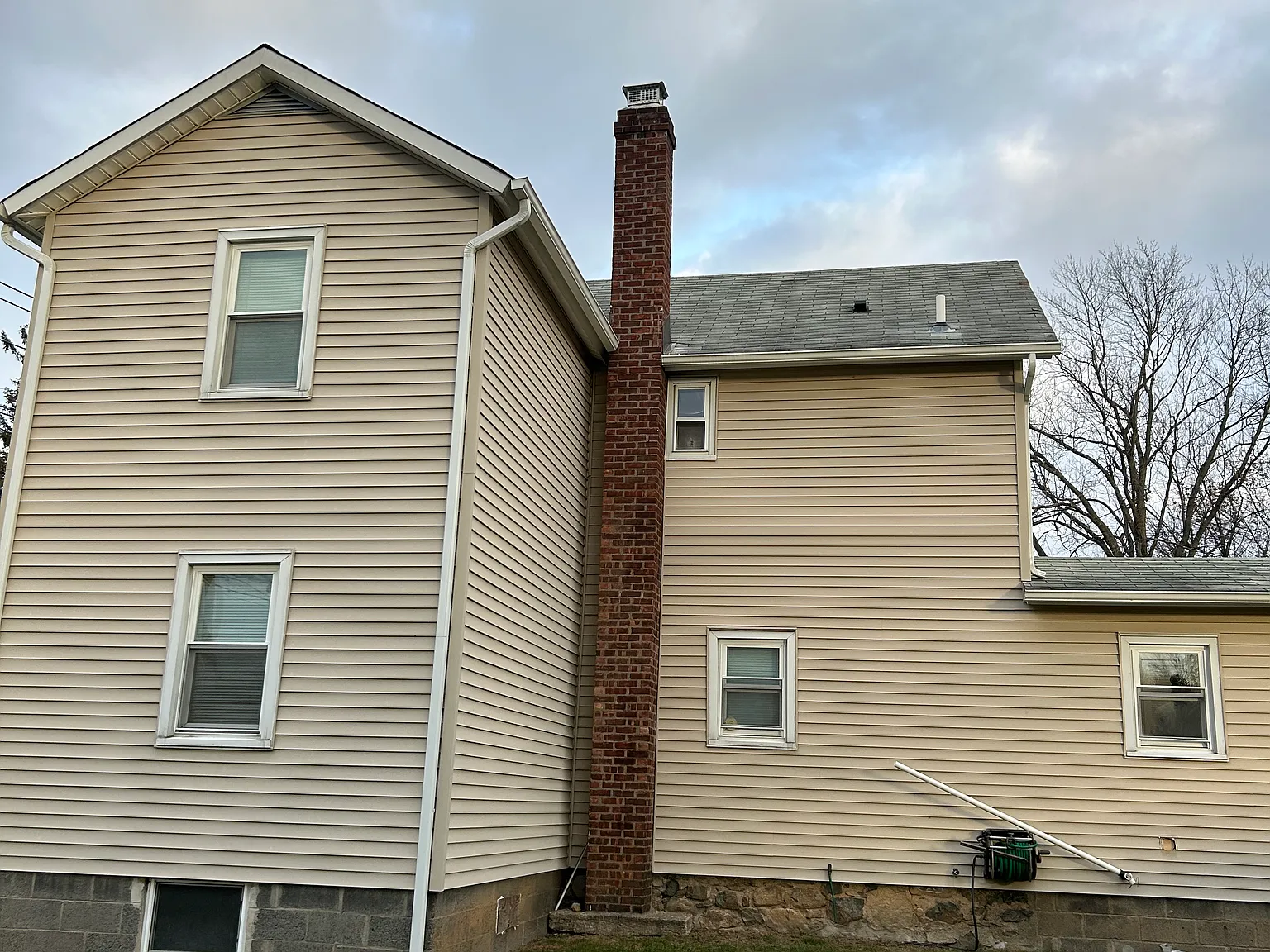 5 bed, 1288 sqft, $4,300 — Photo 2