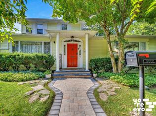 78 Susquehanna Ave, Great Neck, NY 11021