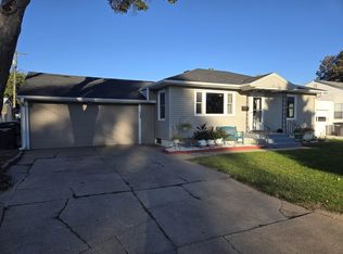 739 Jefferson Ave, Hastings, NE 68901