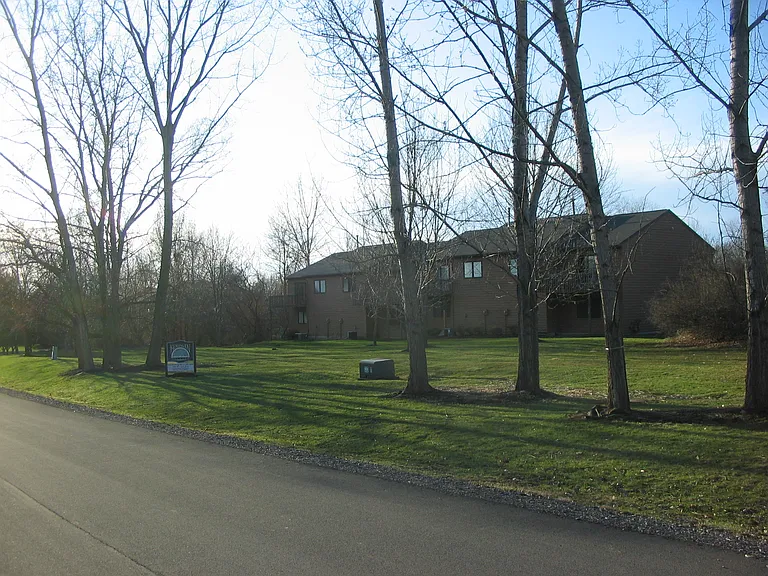 3 Yardley Grn #3 — Photo 1
