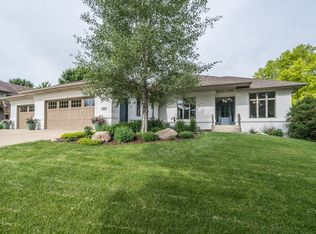 5901 S Deer Park Dr, Sioux Falls, SD 57108