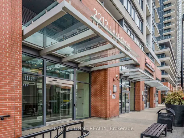 2212 Lake Shore Blvd W, Toronto, ON