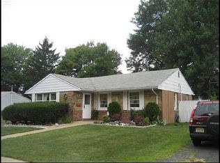 8 Roger Rd, Edison, NJ 08817