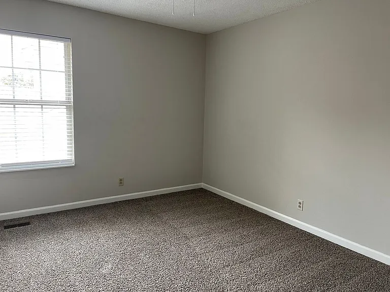 1812 Barnwell Ct — Photo 11