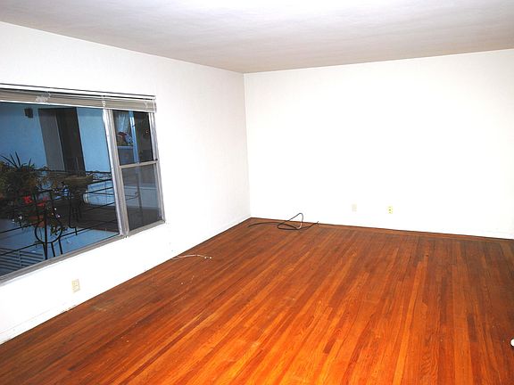 3rd image of 221 N El Camino Real APT C