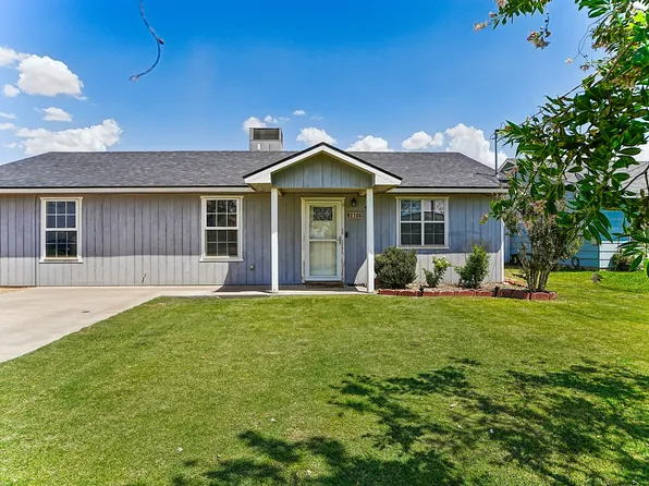 2104 Iris St, Carlsbad, NM 88220