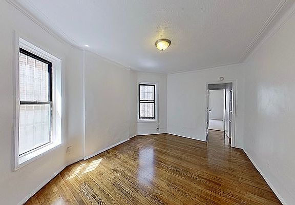 2nd image of 223 W 105th St APT 4RW