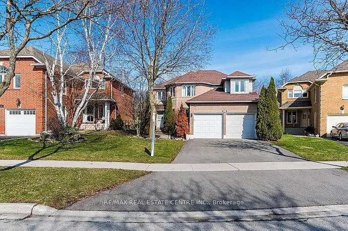 Building Photo - 33 Strathroy Cres