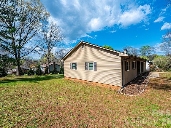 3rd image of 4367 Vine Arbor Dr