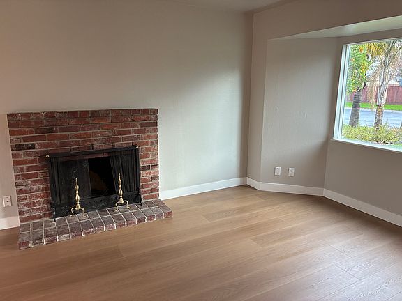 3rd image of 1210 W F St