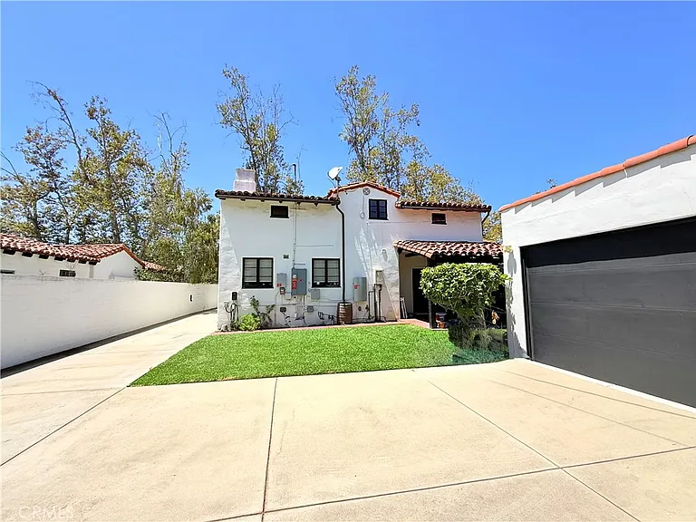 580 S Berkeley Ave — Photo 24