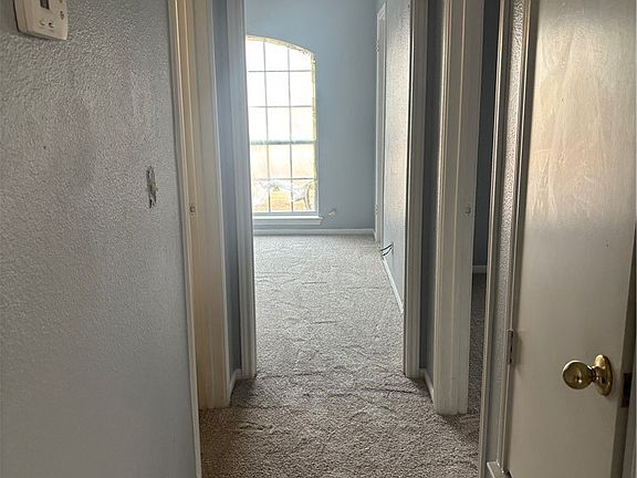 5th image of 2708 Hemlock Dr