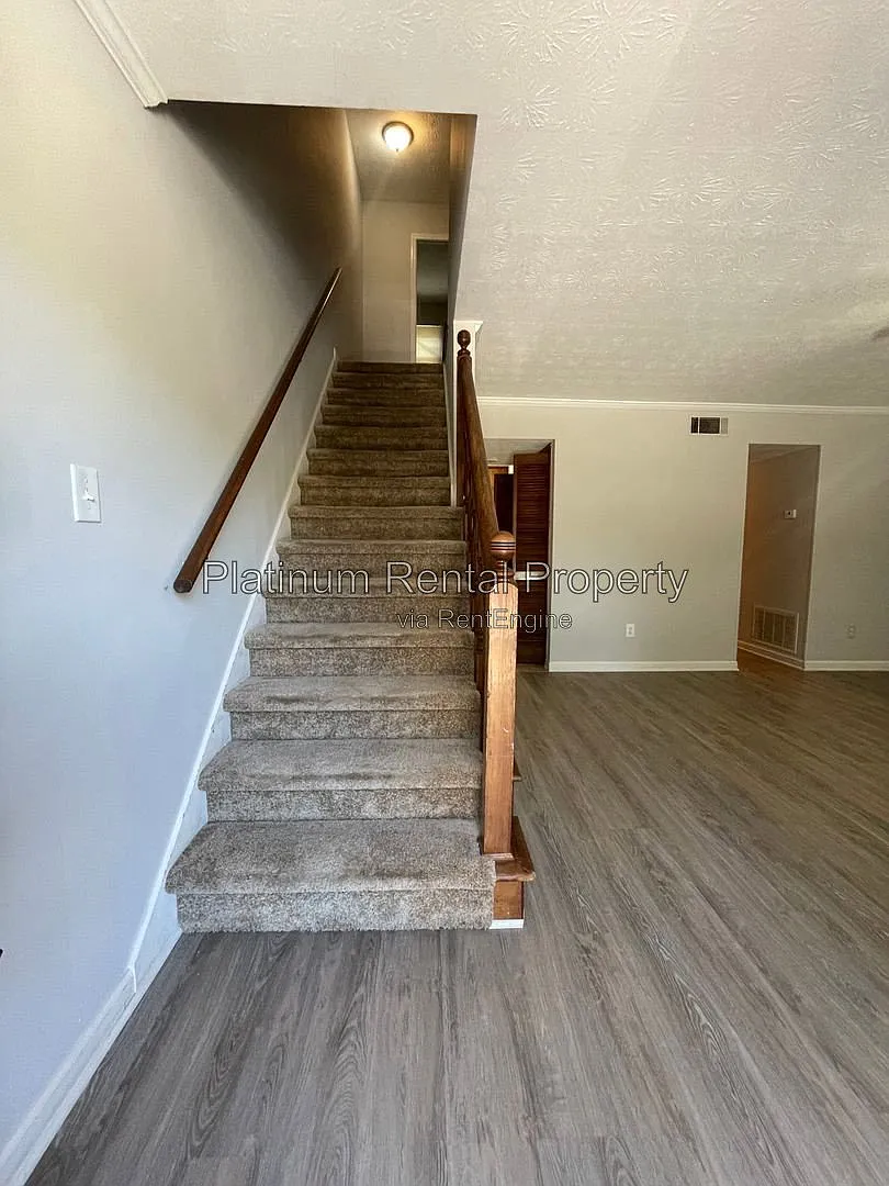 2 bed, 2.5 bath, 1180 sqft, $1,375 — Photo 2