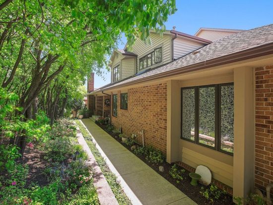 1148 Mistwood Ln, Downers Grove, IL 60515