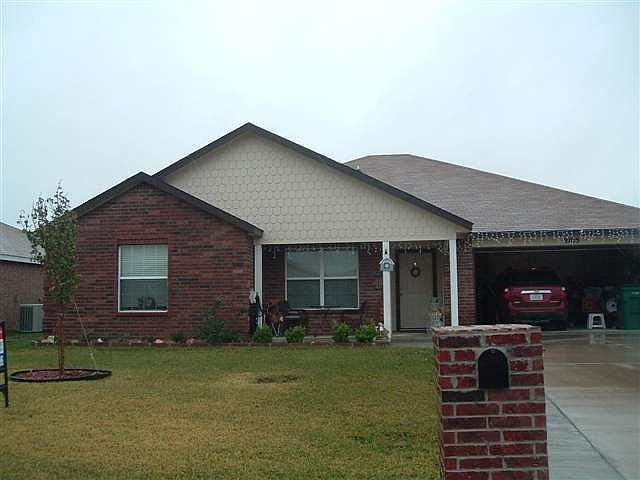 1st image of 2105 Lincoln Ct