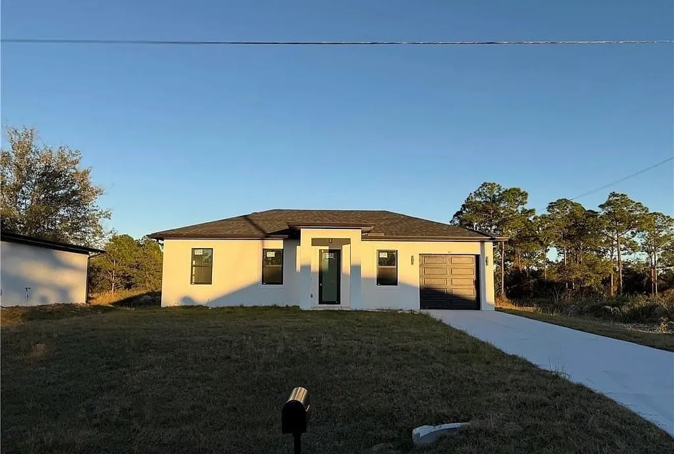3 bed, 1400 sqft, $1,950 — Photo 1