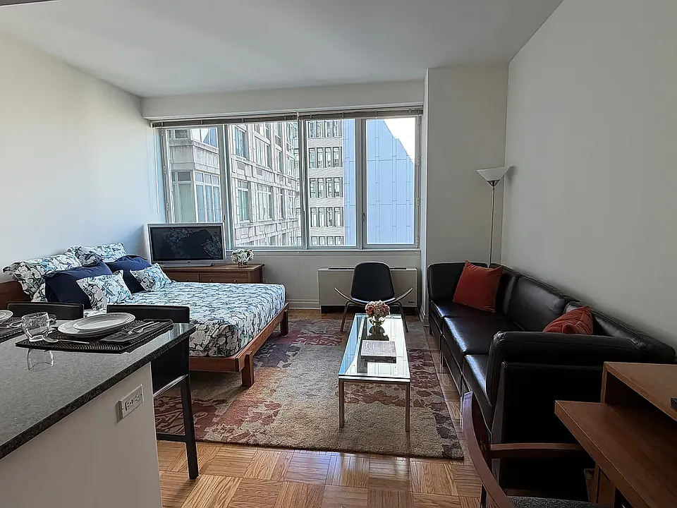 1510 Lexington Ave #12M