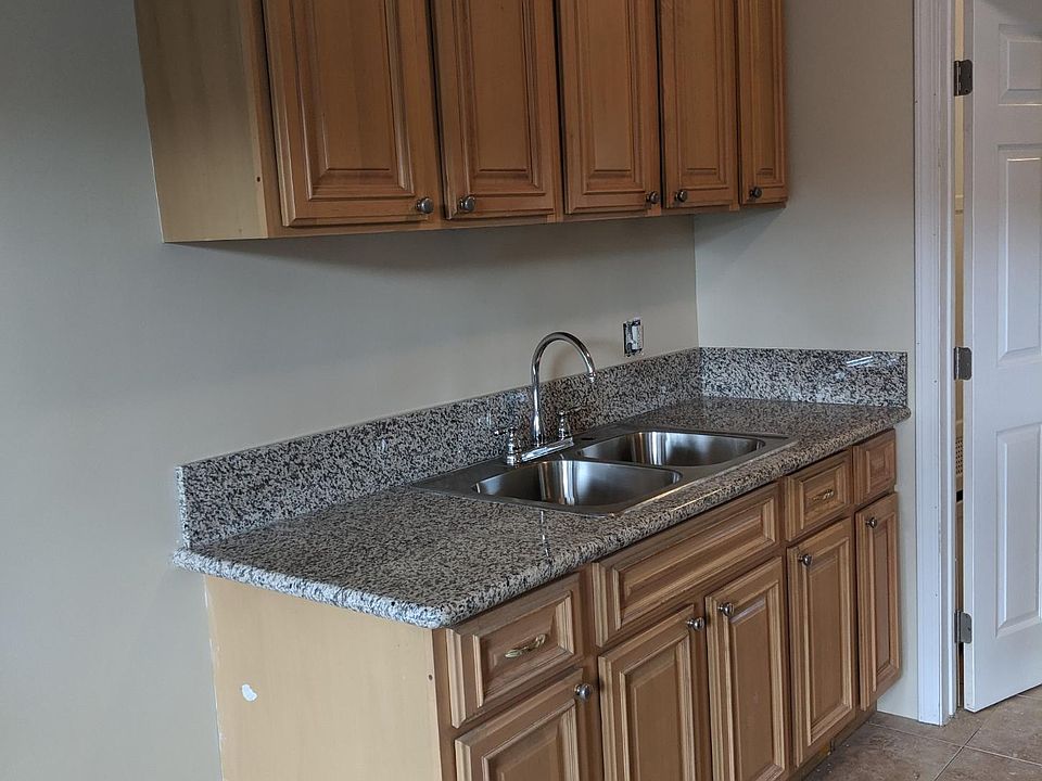 1st image of 5717 Lexington Ave APT 2