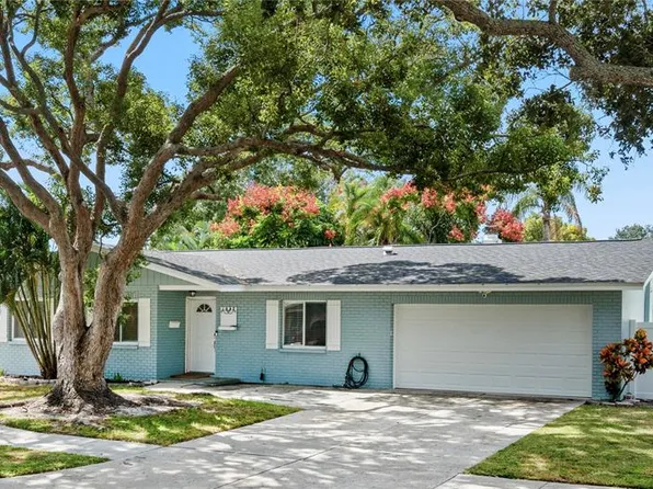 1852 Albright Dr, Clearwater, FL 33765