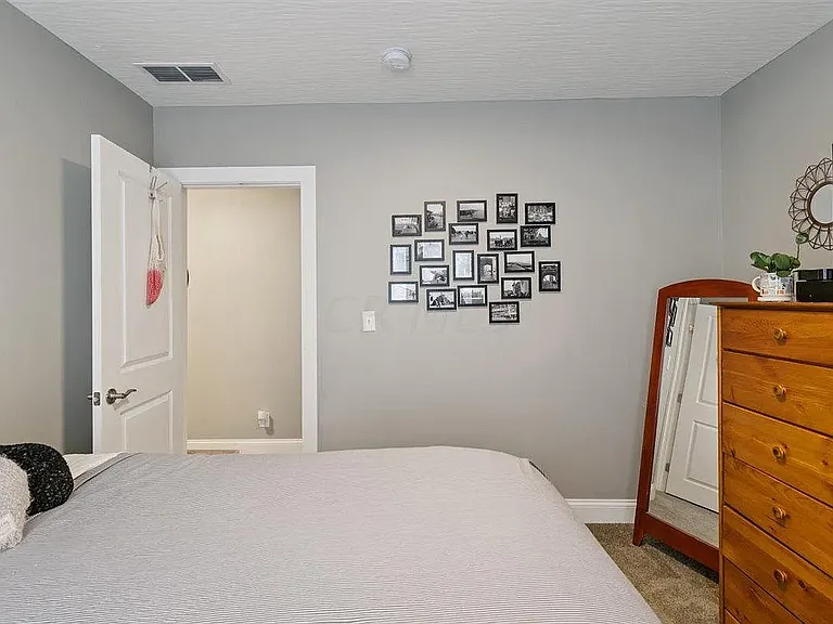 137 1/2 Avondale Ave — Photo 12