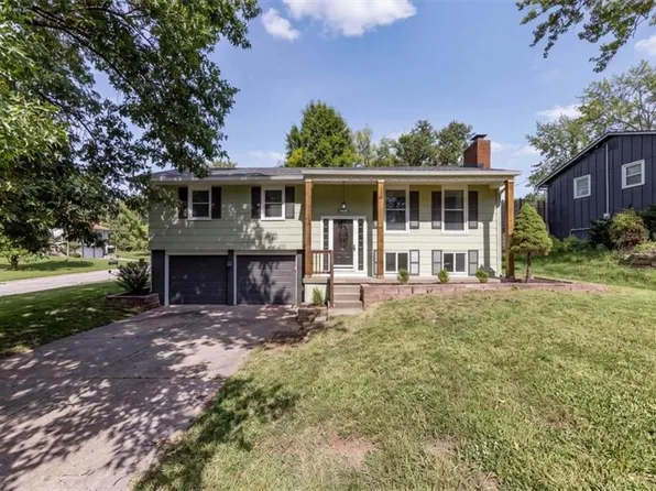 6739 NW Hilldale Dr, Kansas City, MO 64151