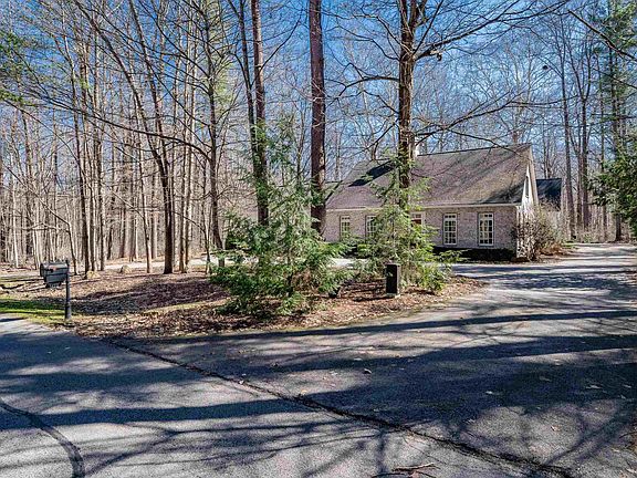 3rd image of 14711 Walnut Creek Dr