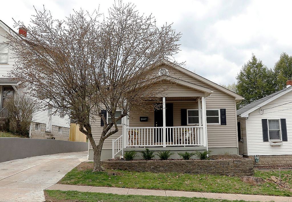 2447 Oakwood Ave, Zanesville, OH 43701 | Zillow