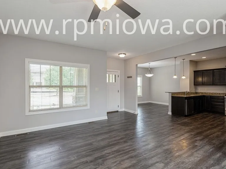 1907 SW Vintage Pkwy — Photo 4