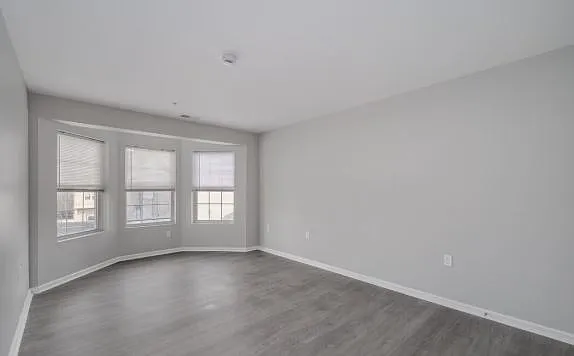 227 W 4th St #2A — Photo 10