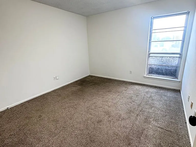 5202 Ric Dr — Photo 7