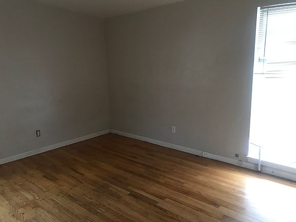 5th image of 9590 Whittier St #0