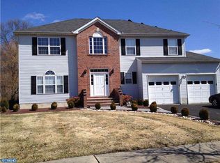 216 Oak Creek Cir, East Windsor, NJ 08520
