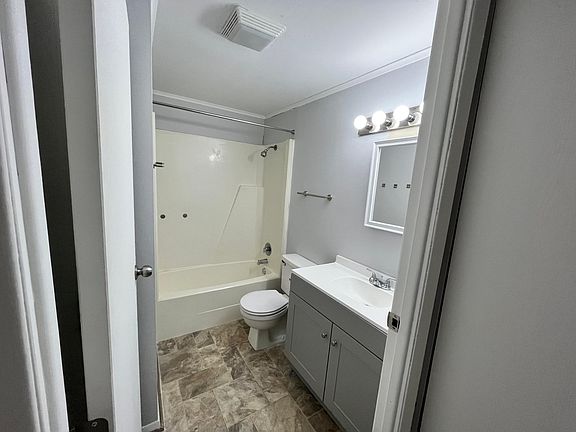 5th image of 5526 Pipers Meadow Dr