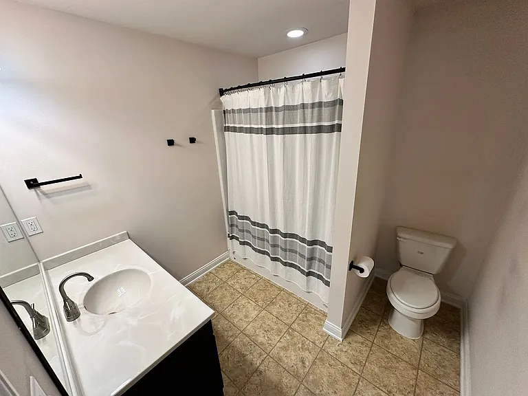 408 Cunningham Ln — Photo 17