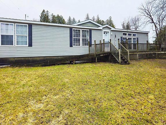 3rd image of 427 Dewing Road